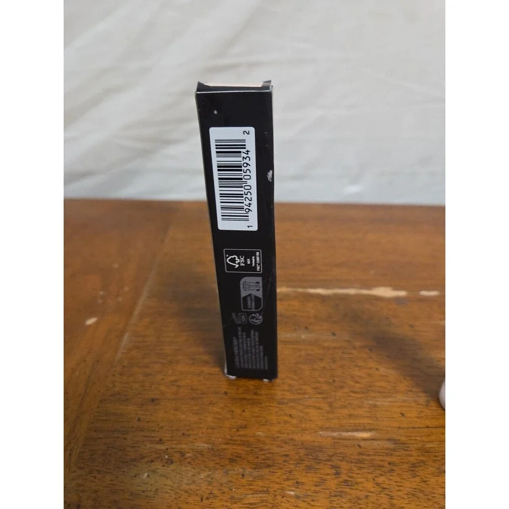 Laura Mercier Real Flawless Weightless Perfecting Concealer - 0W1